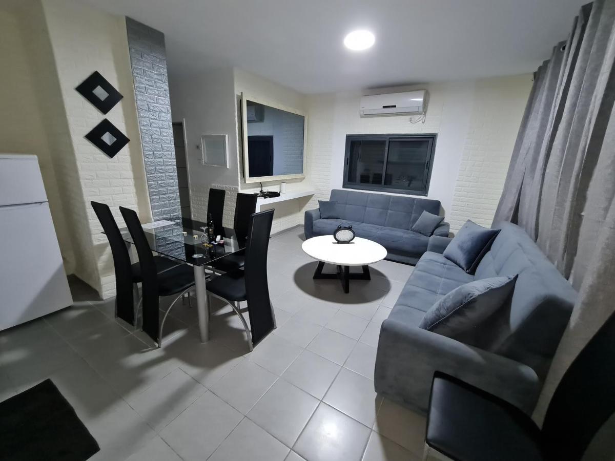 Housing Unit In The Moshav Apartamento Mishmār Hāyardin Exterior foto